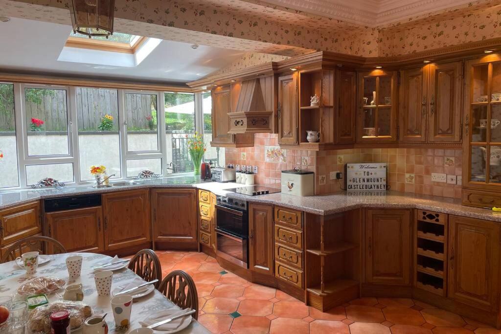 Glenmount Castleblayney Villa Buitenkant foto