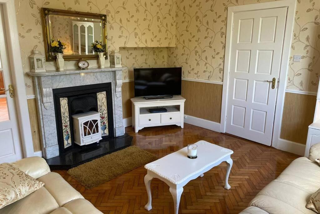 Glenmount Castleblayney Villa Buitenkant foto